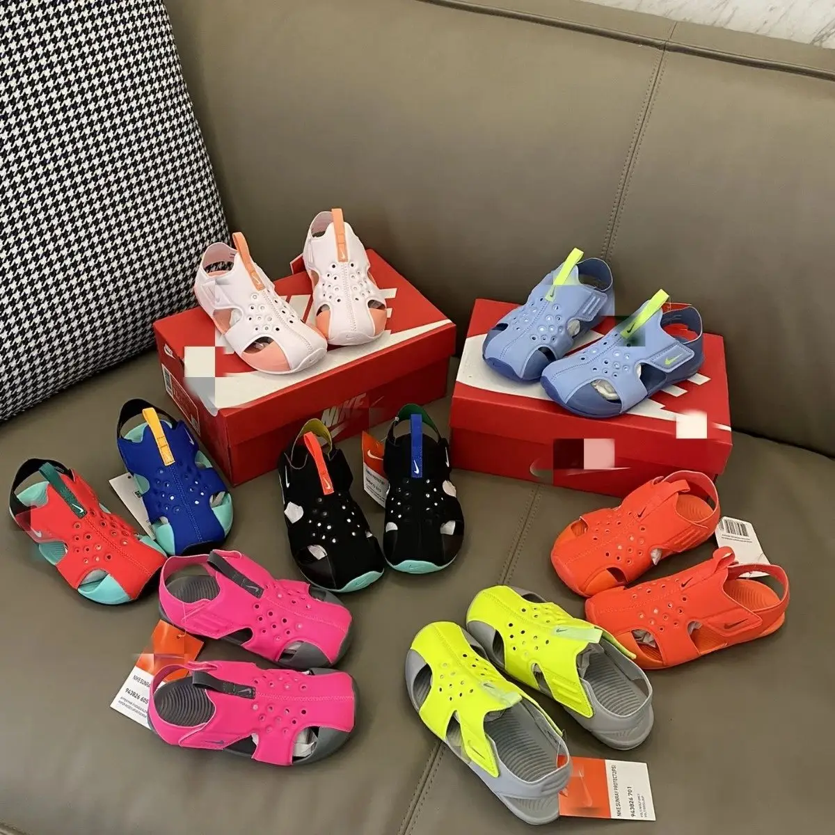 Nike Gladiator Sandals [19 styles]
